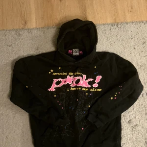 Pink spider hoodie  - Väldigt snygg tröja 
