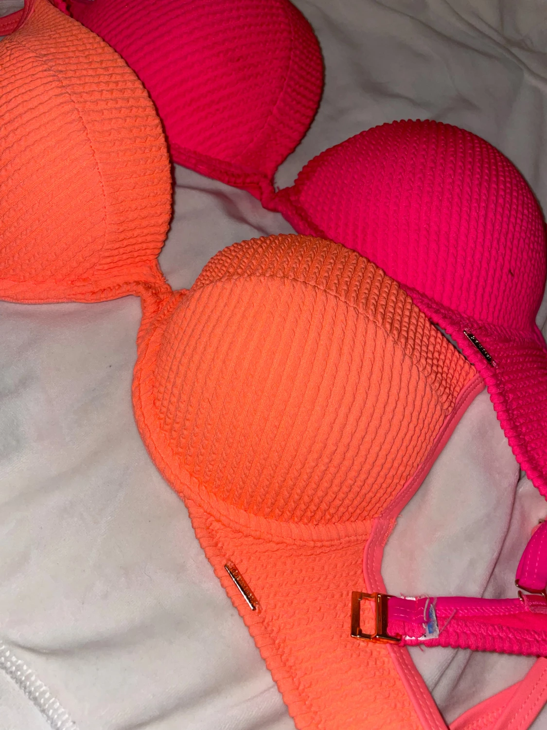 Neon bikini från Hunkemöller - 1