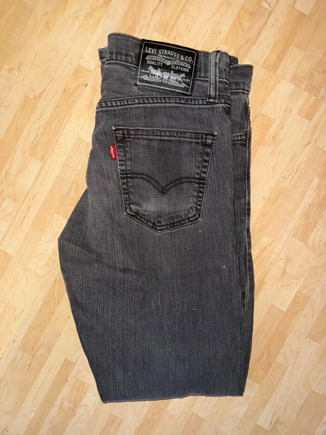 Levi's 514 svarta jeans straight fit