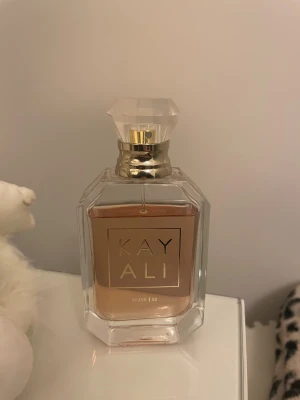 Kayali Musk | 12 Parfym - Musk från kayali, används inte längre