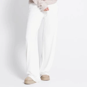 Soft pant ”Holly” - Säljer dessa byxor från lager157.