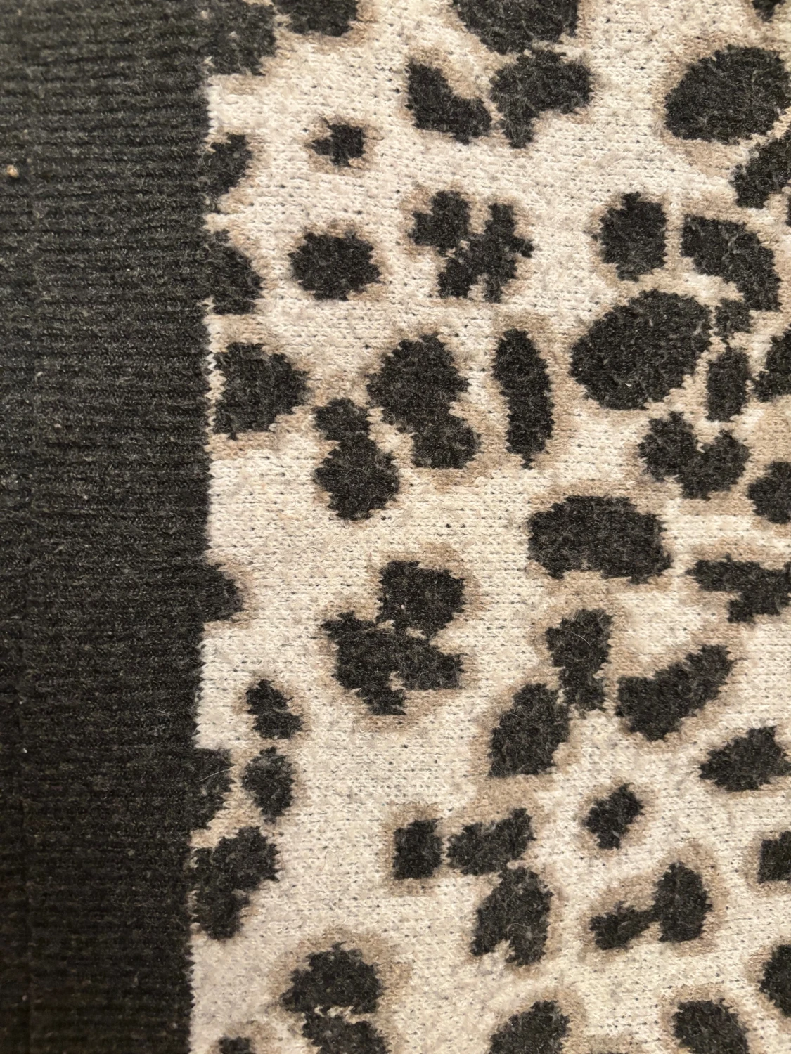 Stickad tröja med leopard mönster!! - 1