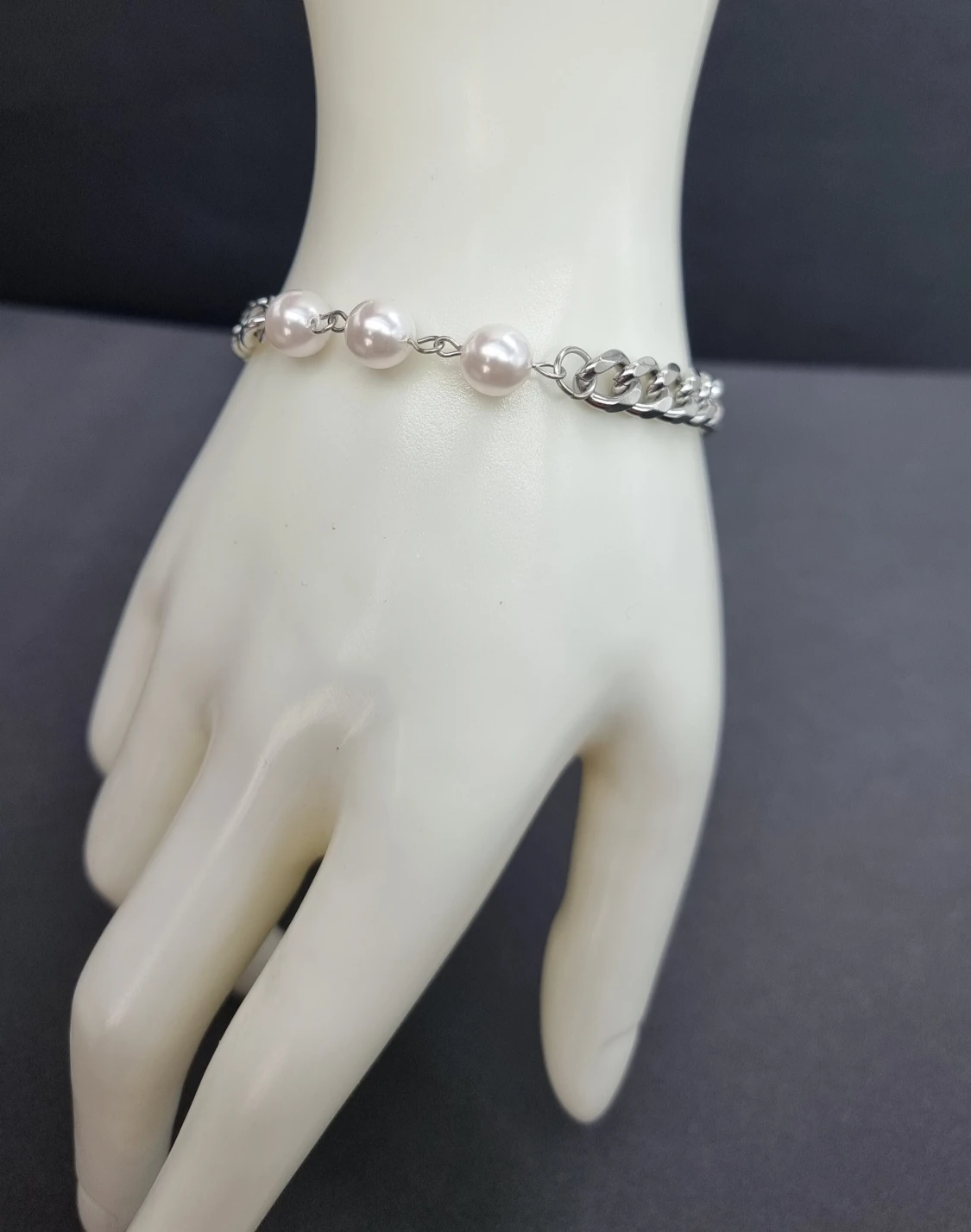 Armband med pärlor  - 1