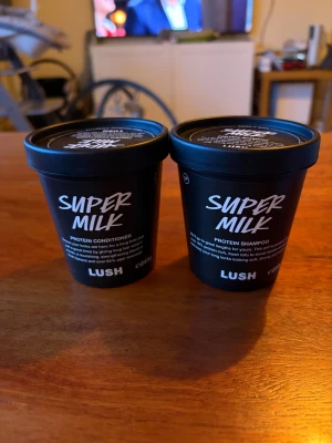 Lush Super Milk Protein Shampoo & Conditioner - Luktar så gott! Endast testade.