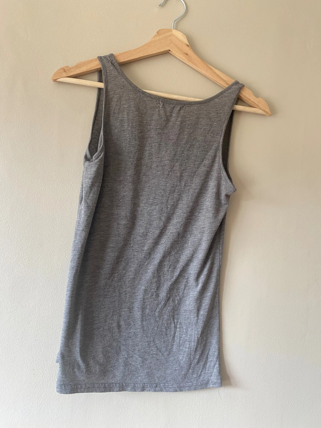 Grått basplagg  - 2