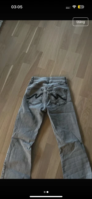 Nelly jeans - Grå Nelly jeans storlek 34/XS, Aldrig använda