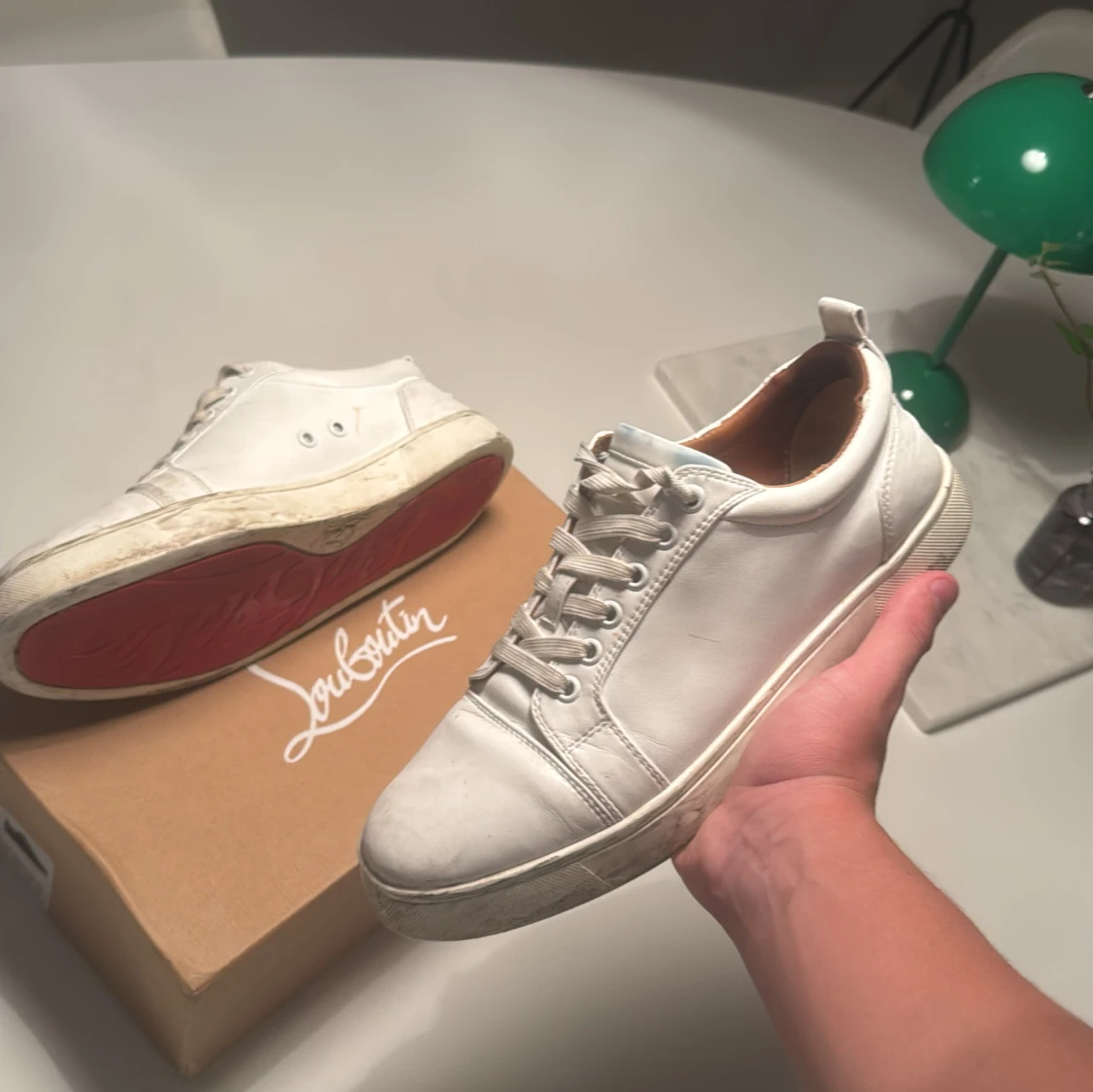 Vita sneakers från Christian Louboutin