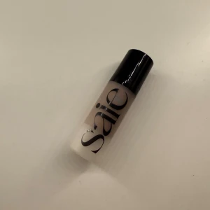 Saie Super Glowy Gel - Använd några gånger 