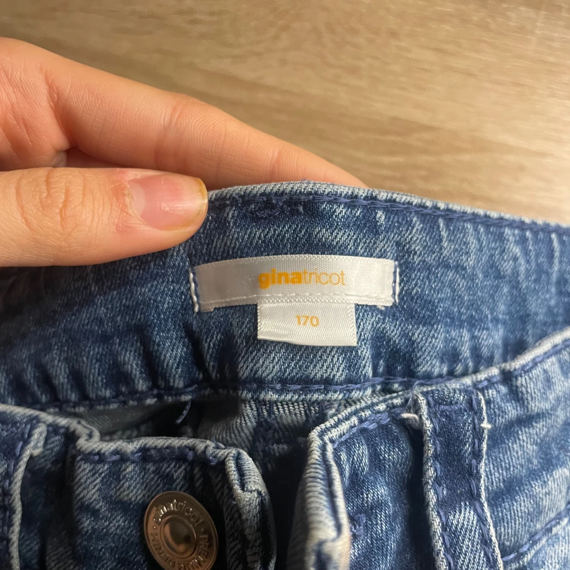 Blå bootcut jeans från Gina Tricot - 3