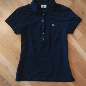 Lacoste Piké  - Piké i väldigt fint skick