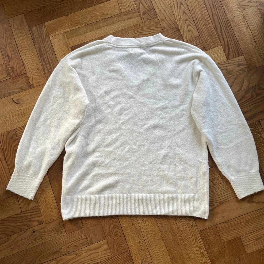 Vit stickad tröja - 1