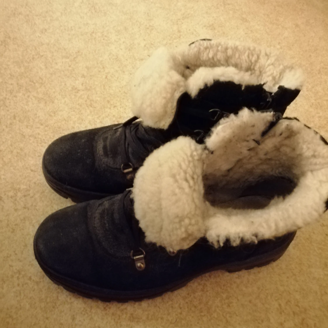 Svarta vinterkängor med fårskinn - 1