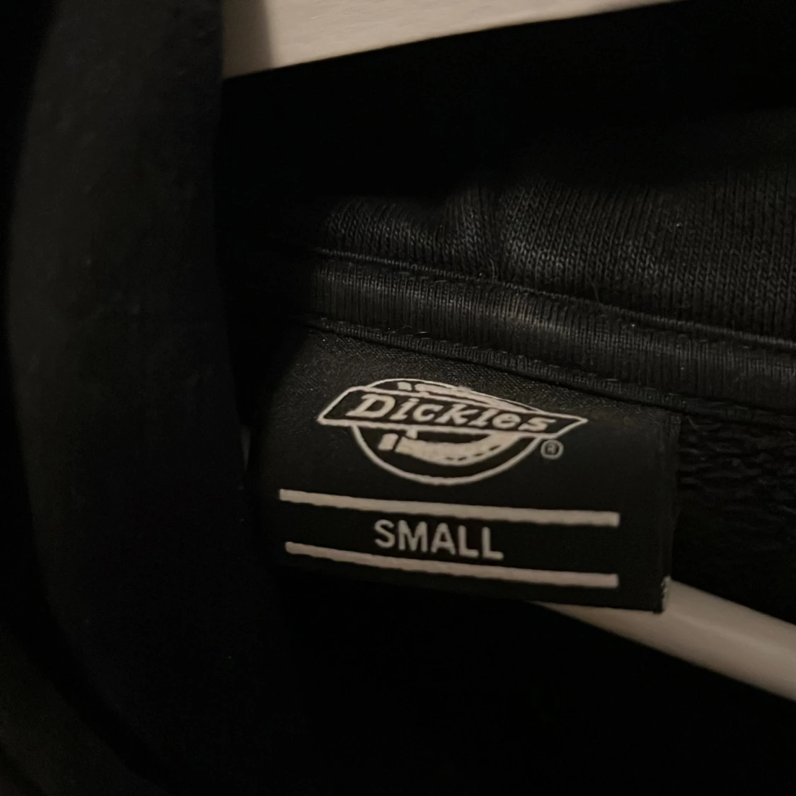 Svart hoodie från Dickies - 1