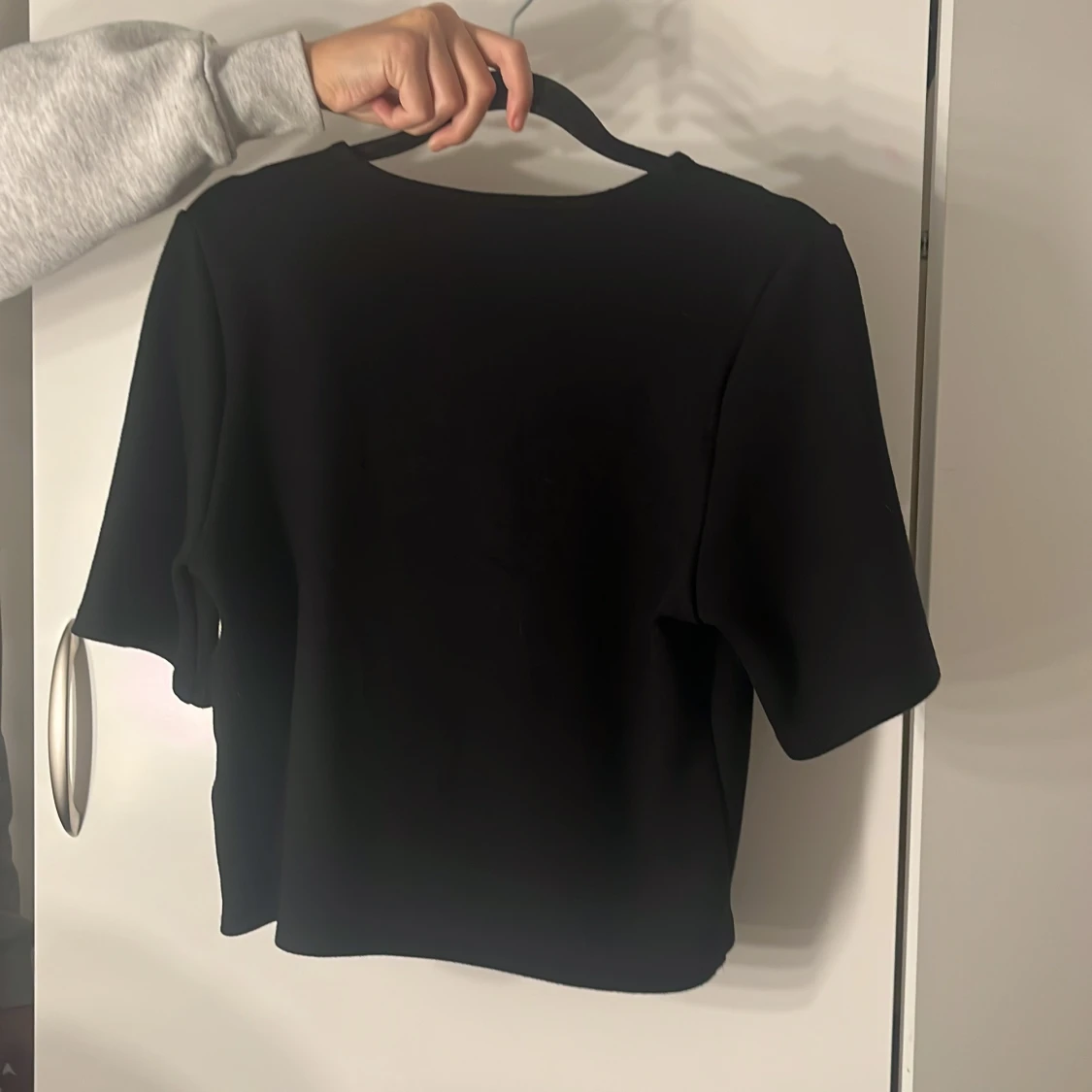 Svart kortärmad kofta - 1