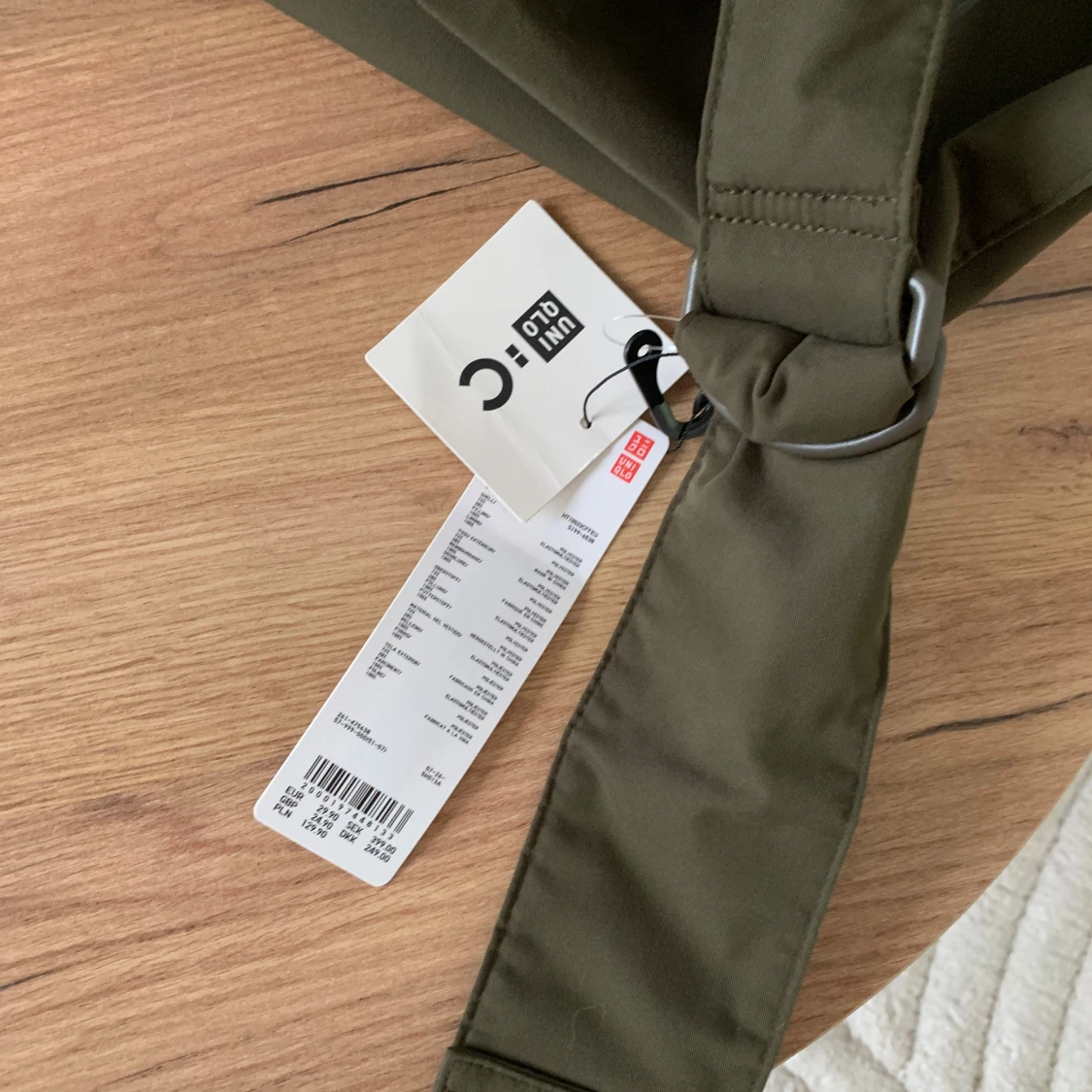 Helt ny Uniqlo olivgrön väska / Uniqlo soft puffy shoulder bag - 4