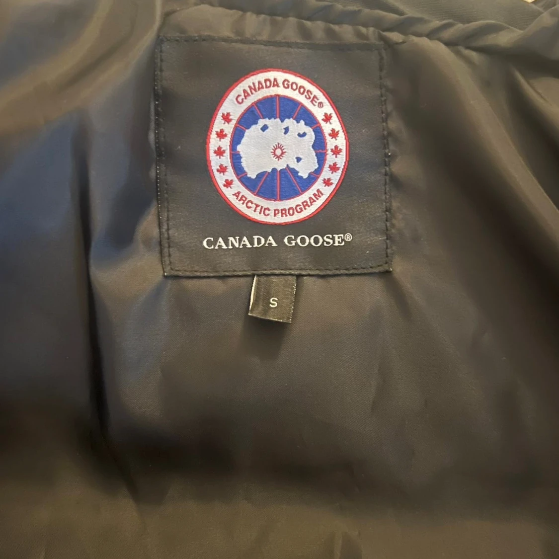 Svart dunväst från Canada Goose S - 2