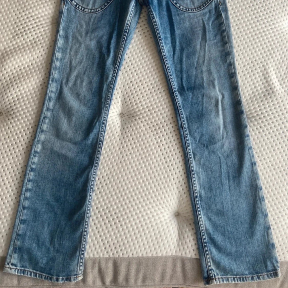 Blå lågmidjade utsvängda Pepe jeans - 1