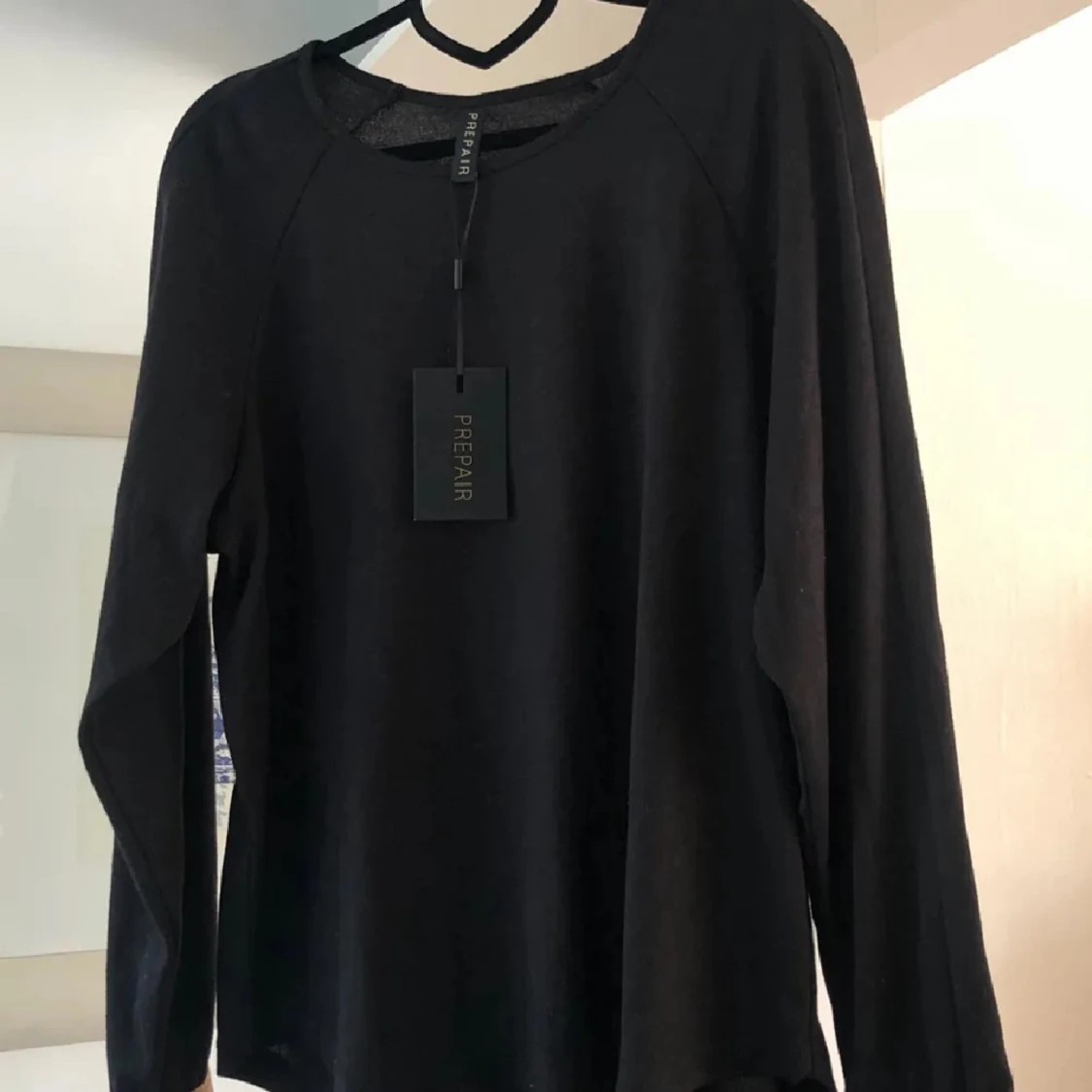 Svart långärmad tröja från Prepair NY - 2