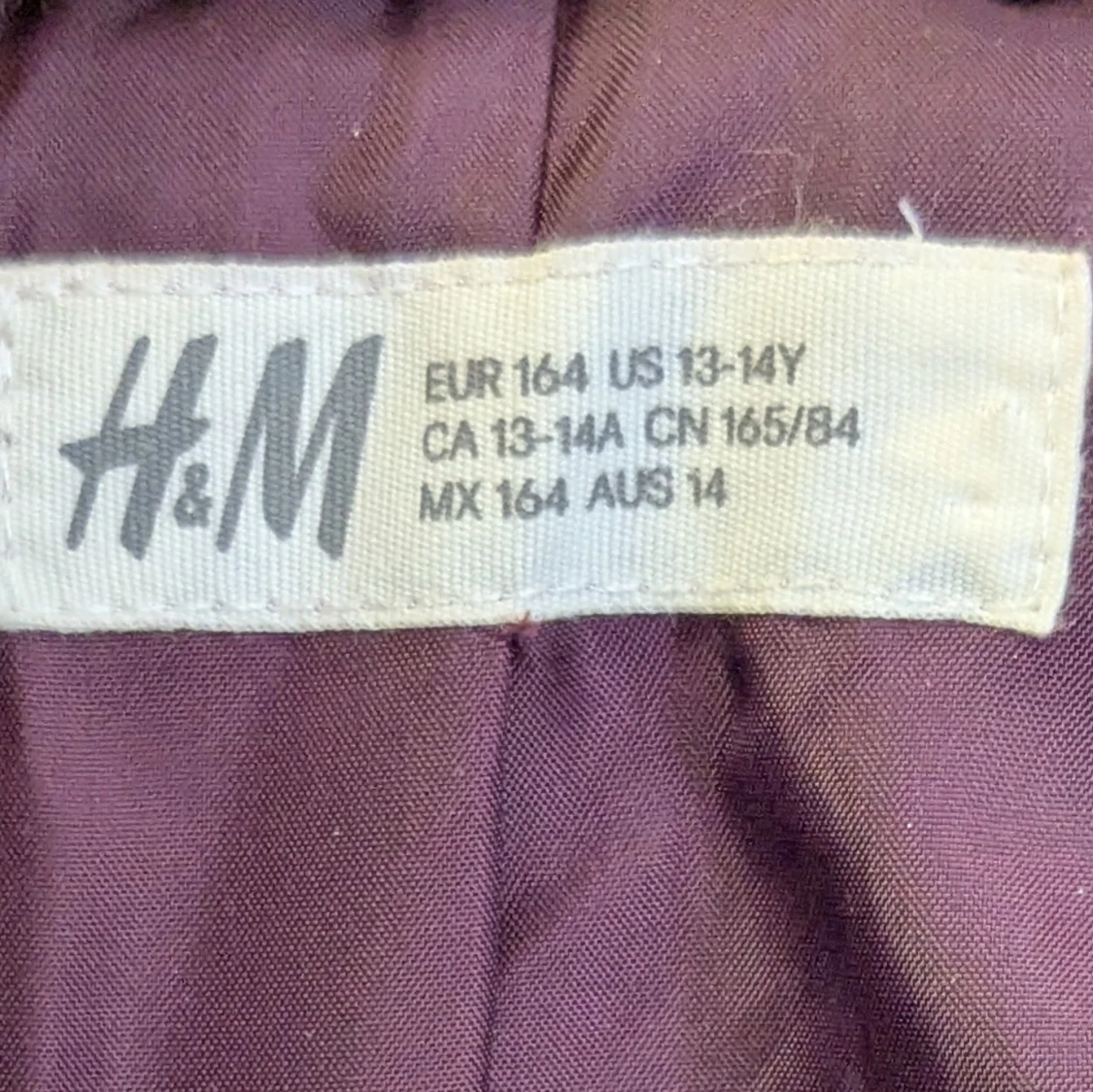 Burgundy / mörk lila fuskpälsjacka från H&M - 3
