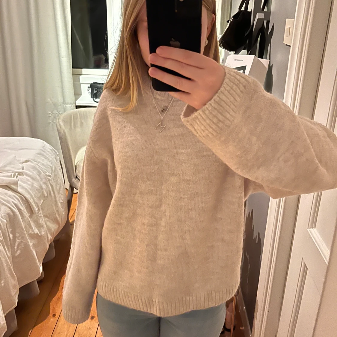 Beige stickad tröja från Gina Tricot