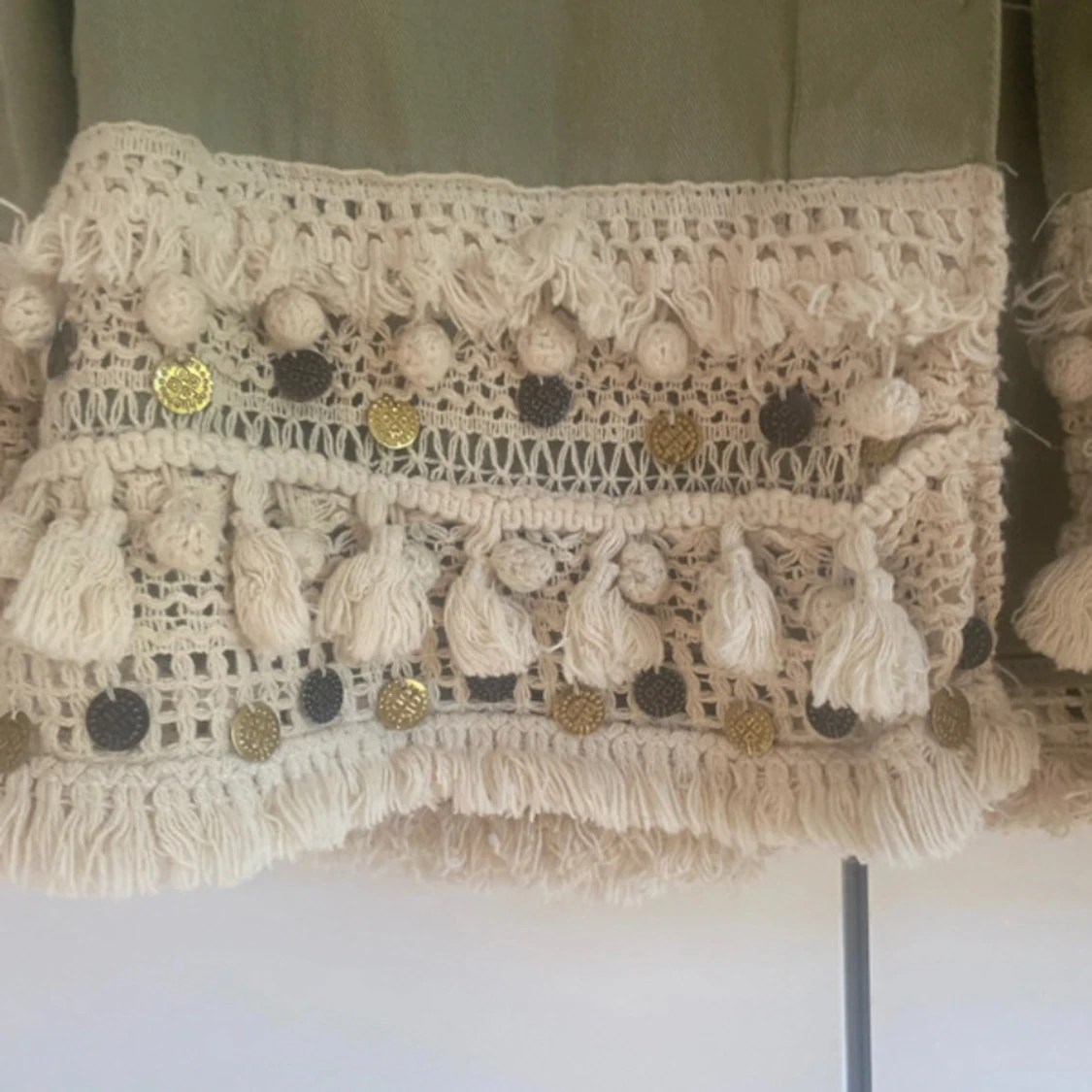 Grön overshirt från Zara med fransar - 3