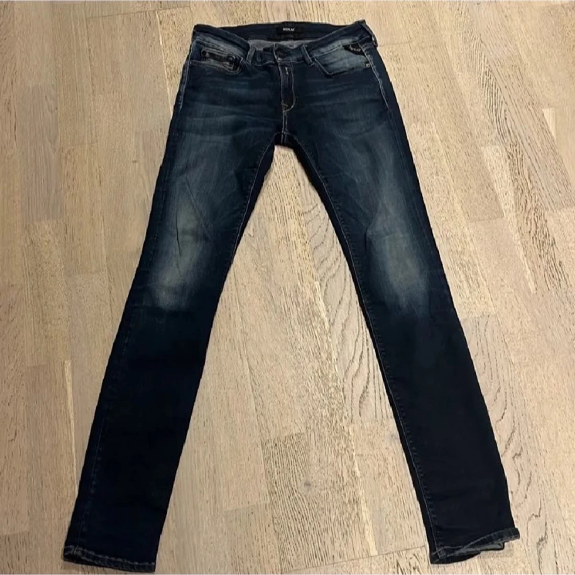Mörkblå Replay jeans, midwaist, 29/32 pris inte hugget i sten. - 2