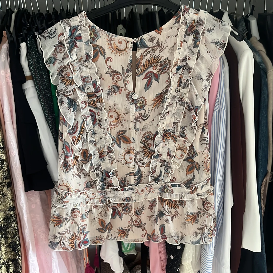 Blommig volangblus från LIU JO - 1