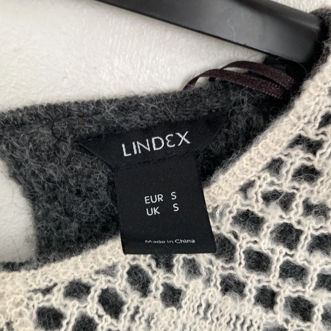 Grå stickad tröja med spetskrage Lindex - 2