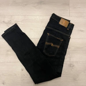 Nudie jeans  - Hej! Säljer dessa nudie jeans i strl W31 L32//jeansen är i fint sick//hör av er om ni har funderingar