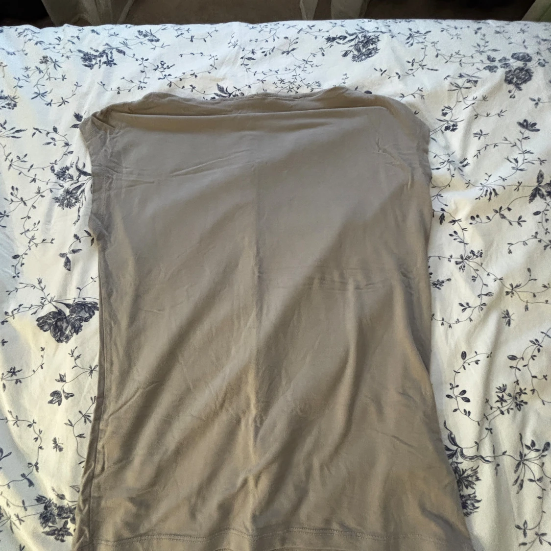 Beige ärmlös topp från 157