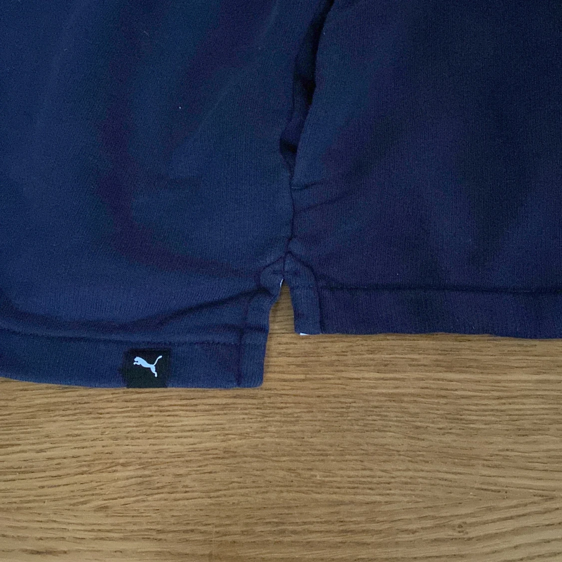 Mörkblå hoodie från Puma med tryck - 2