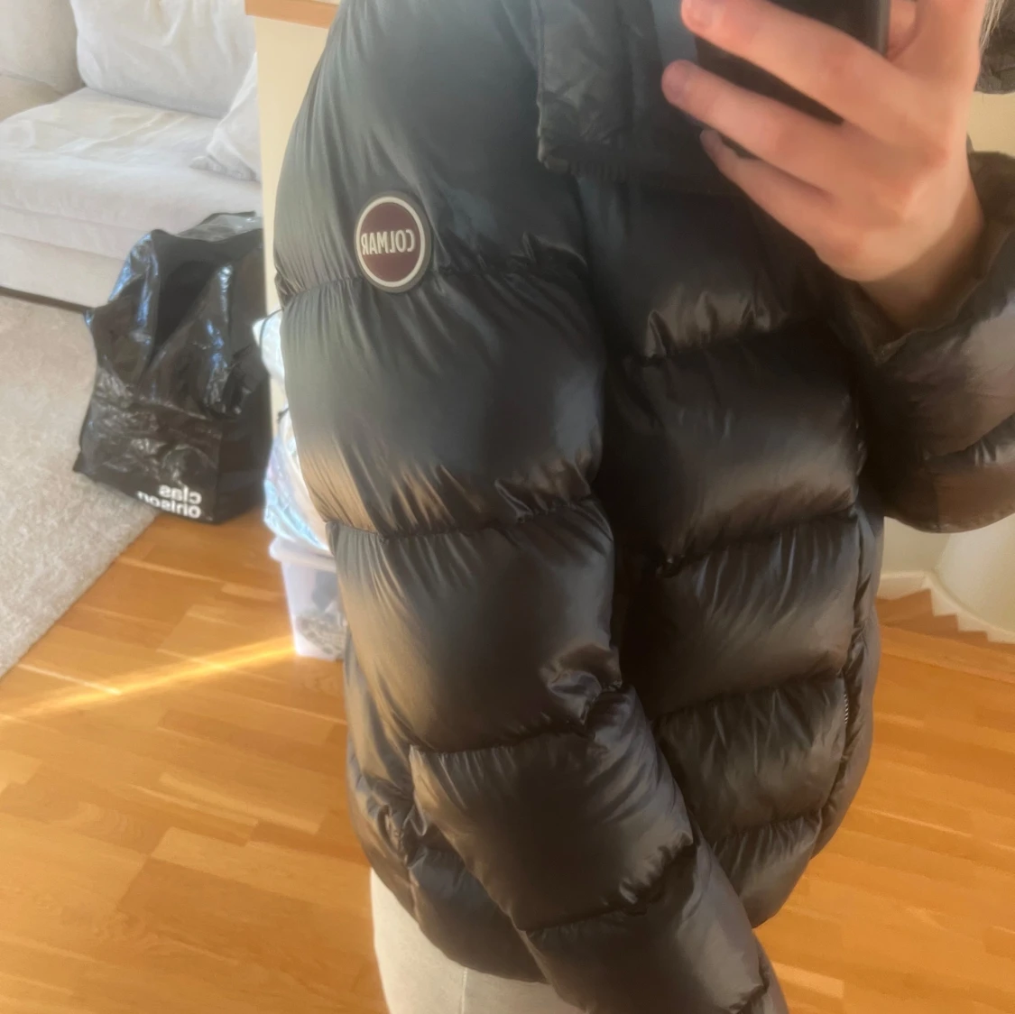 Svart pufferjacka från Colmar