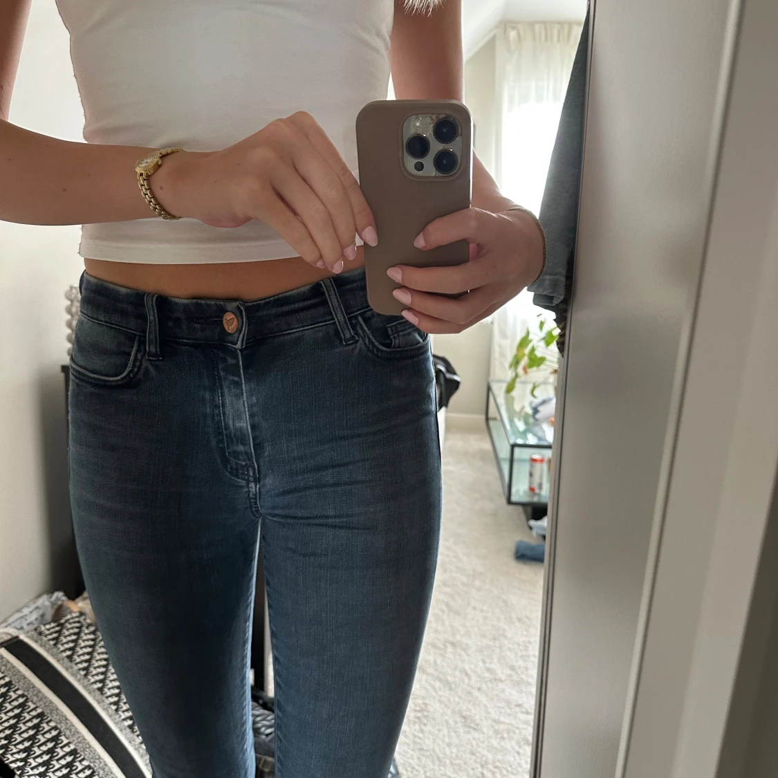 Mörkblå bootcut jeans från MIH Jeans