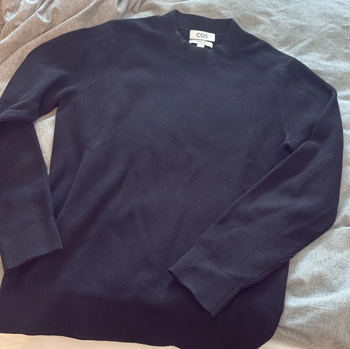 Ribbstickad tröja från Cos - 4