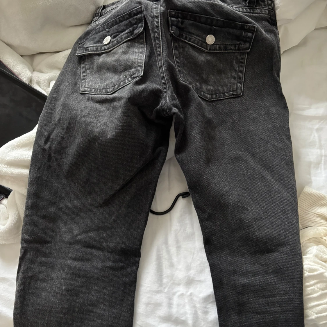 Svarta jeans från Gina  - 1
