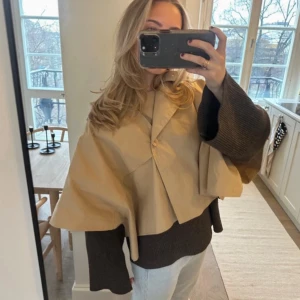 Trenchcoat  - Capen från COS, är helt slutsåld🩷🩷