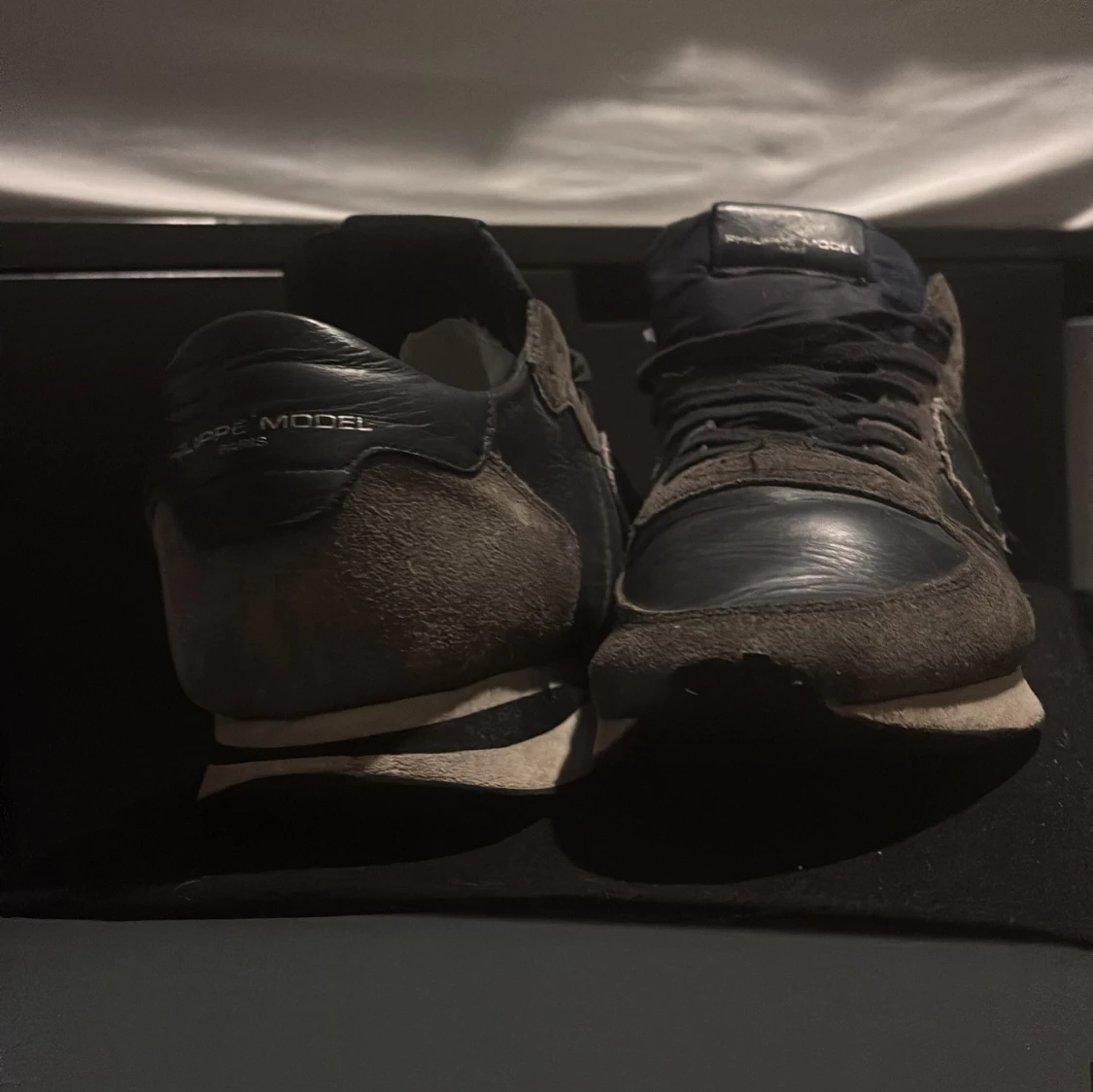 Philippe Model mörkblå sneakers i mocka - 1