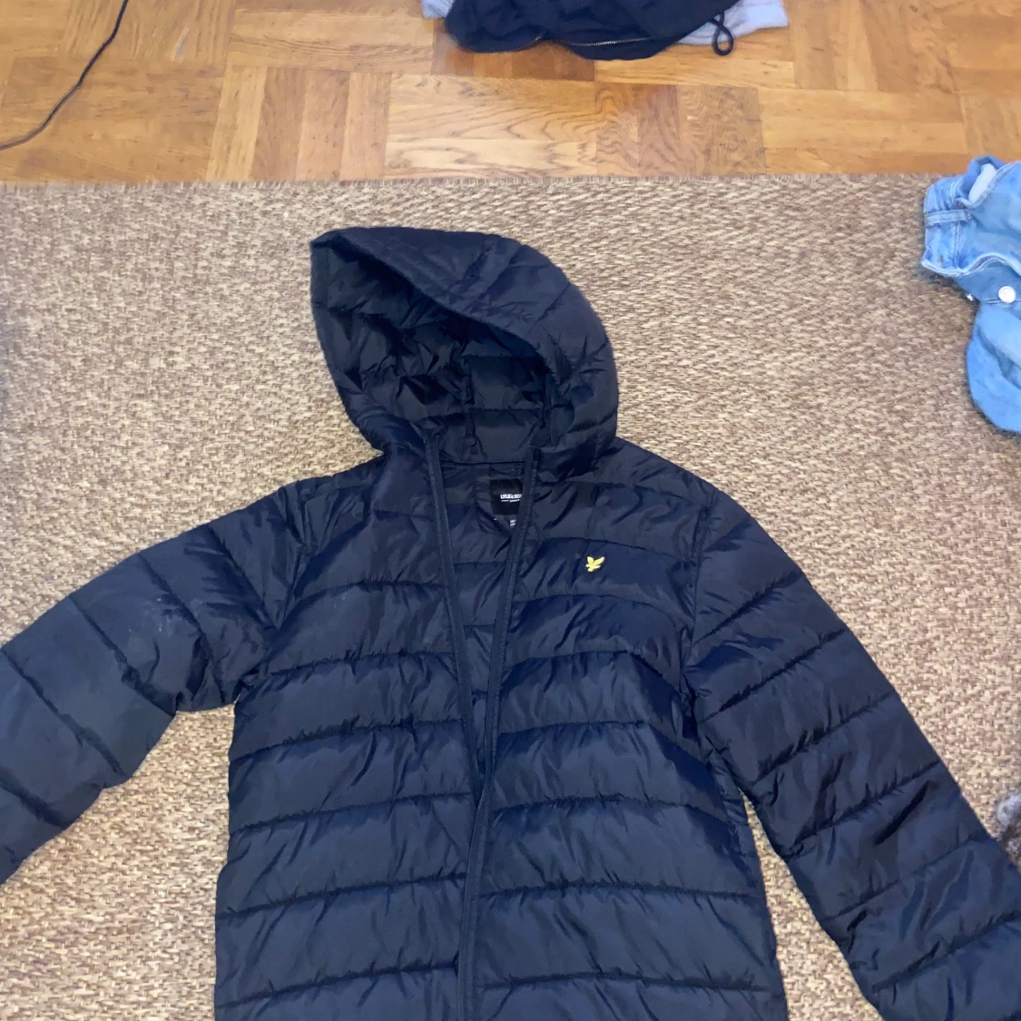 Svart pufferjacka från Lyle & Scott