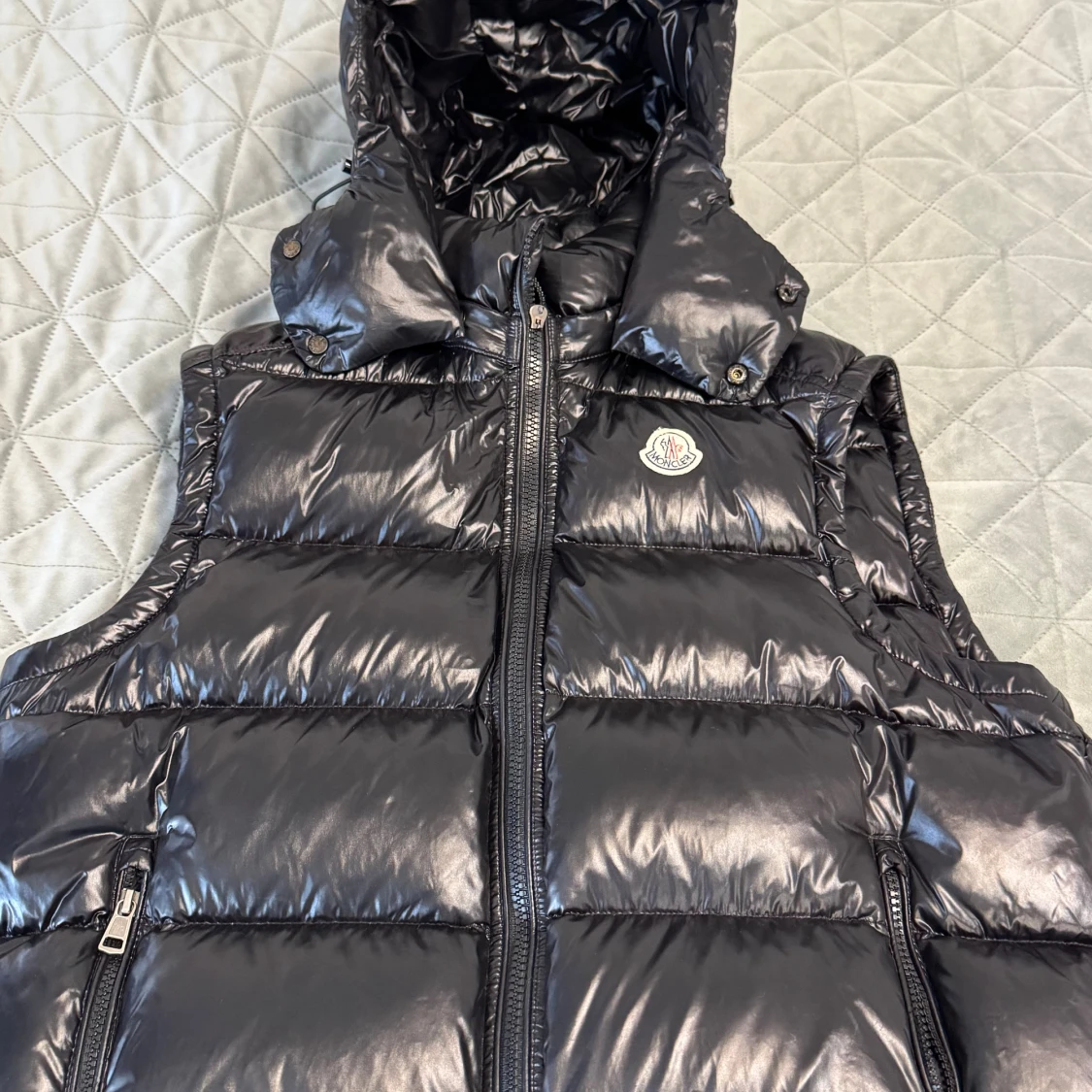 Svart dunväst från Moncler
