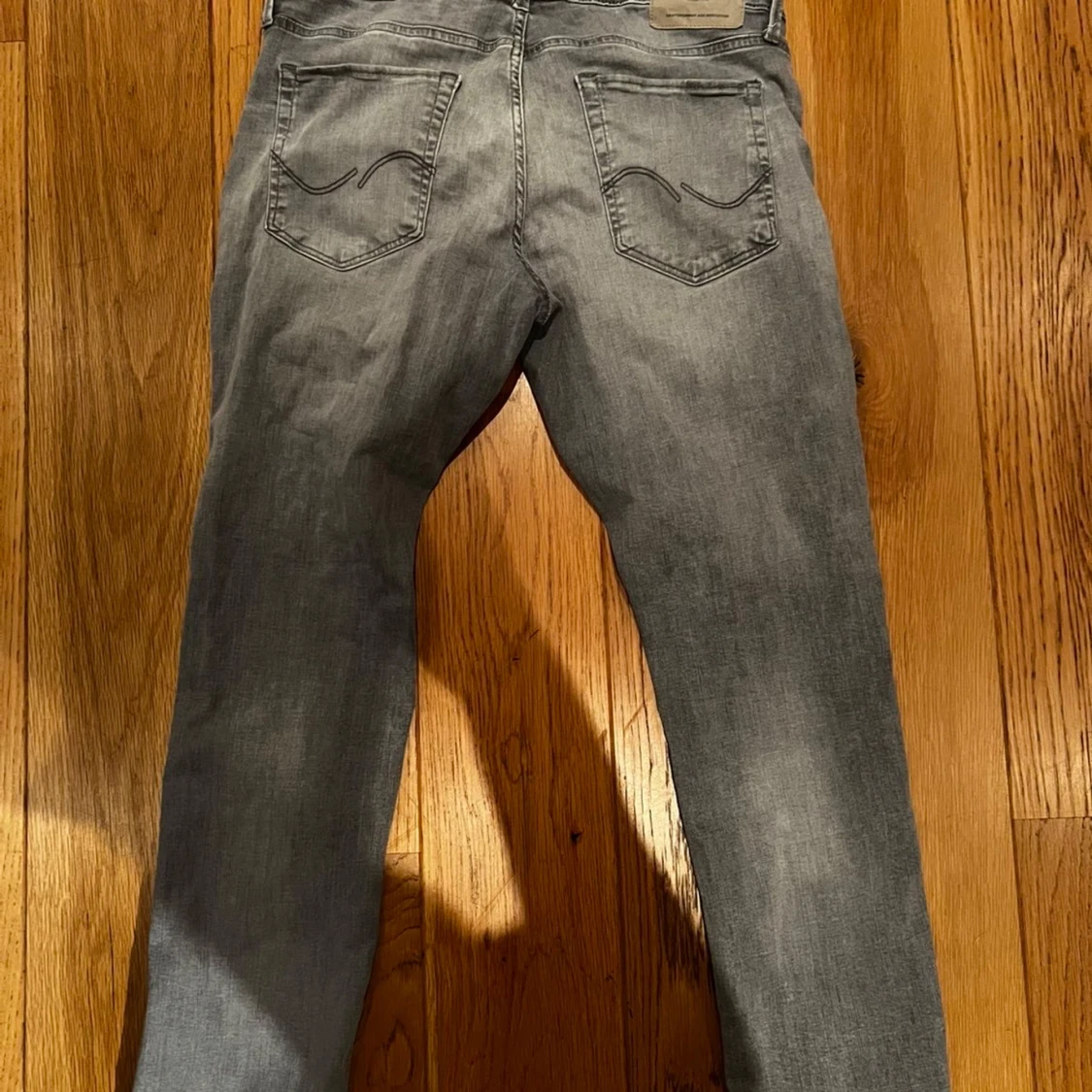 Grå slim fit jeans - 1