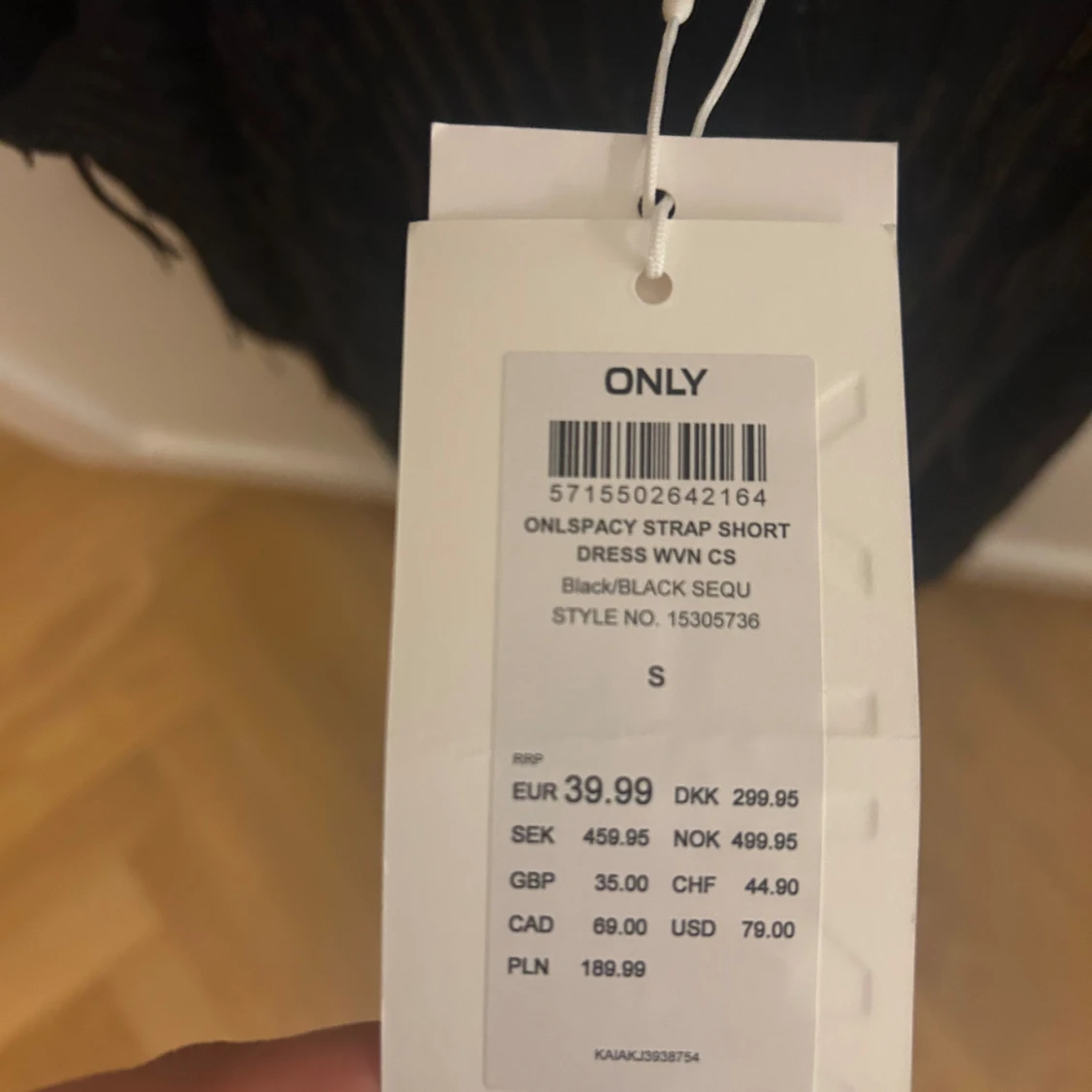 Svart paljettklänning från ONLY - 2