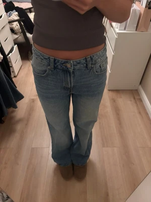 Wide leg jeans  - Vida jeans med medelhög midja super fint skick, inga slitningar som nya💕