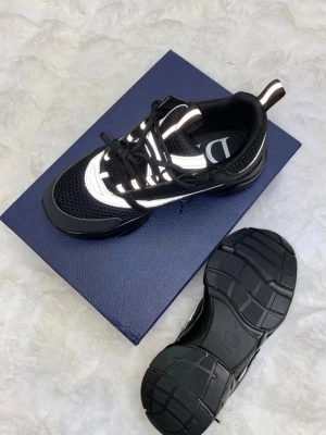 Skor  - Pris kan diskuteras Vid smidigt affär nyskick