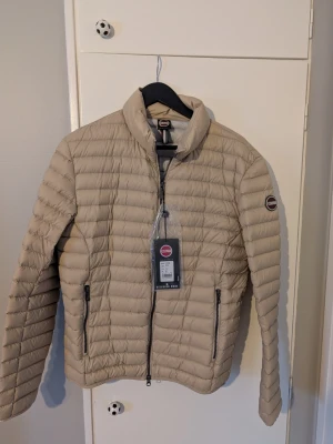 Colmar jacka - Ny Colmar jacka | Storlek M | Färg: Beige |