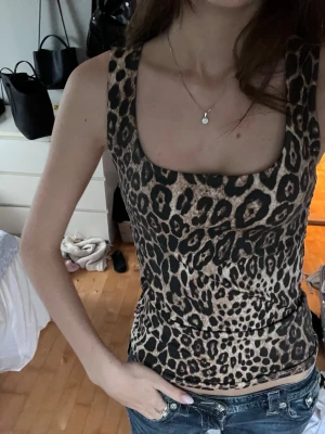 Leopard linne - Säljer mitt linne från Zara i leopard mönster. Storlek S💗