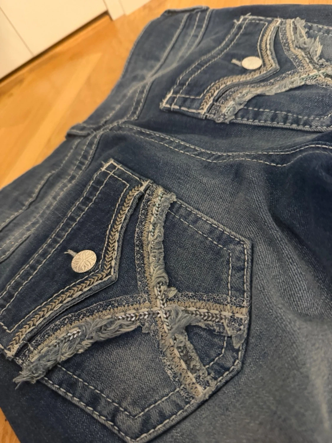 Blå jeans från Gina tricot  - 1