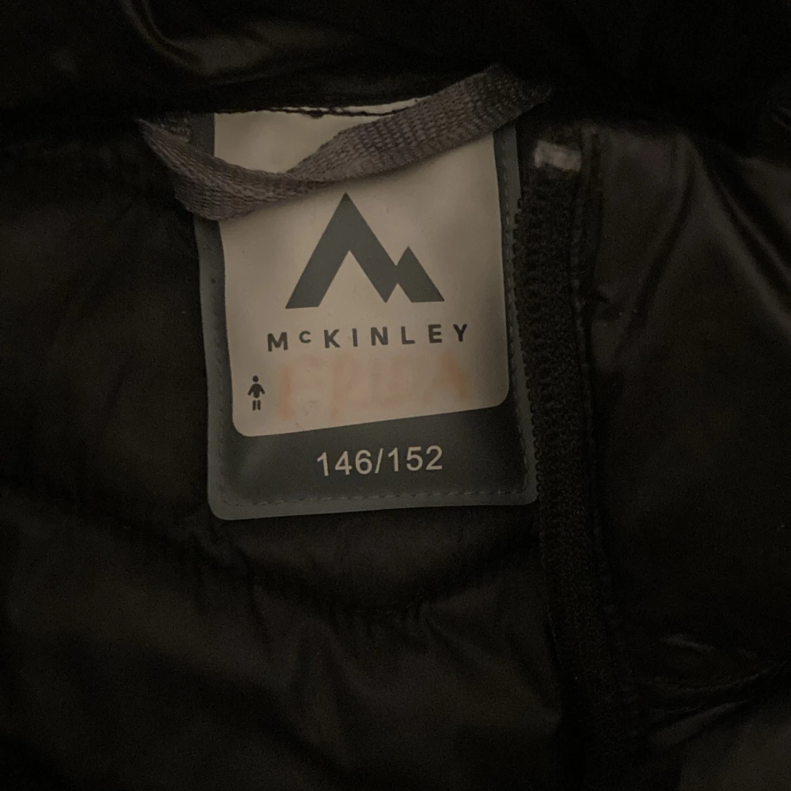Svart dunjacka från Mckinley 🖤🖤🖤 - 3