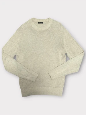 Massimo Dutti Sweater - Mjuk och stilren sweater i beige från Massimo Dutti. Minimalistisk look, perfekt för lager på lager. Skick: 9/10 Pris kan diskuteras 📦 Skickas enbart