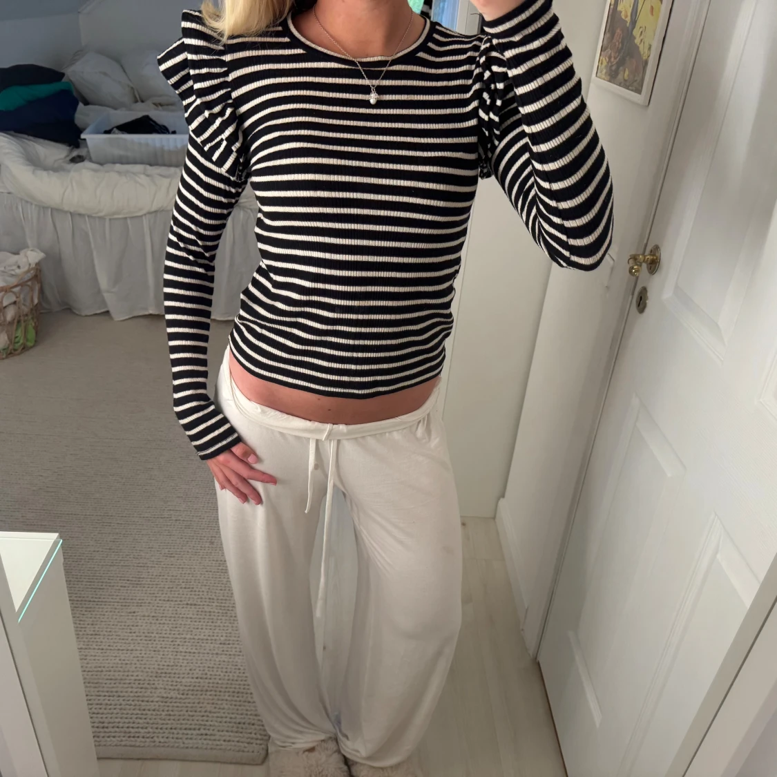 Randig tröja med volanger - 1