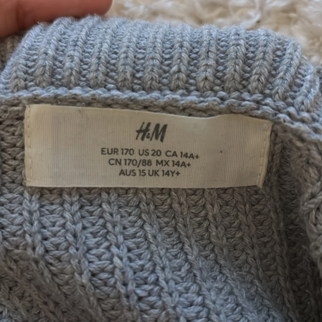 Grå stickad tröja från H&M - 1